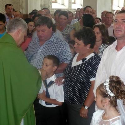 7 iulie: Tuta: Prima Sfântă Împărtăşanie