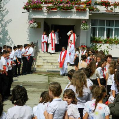 7 iulie: Bacău "Fericitul Ieremia": Administrarea sacramentului Mirului