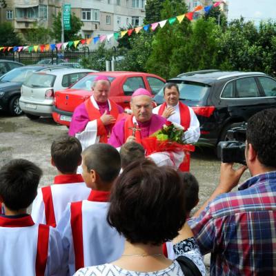 7 iulie: Bacău "Fericitul Ieremia": Administrarea sacramentului Mirului