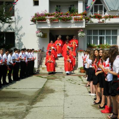 7 iulie: Bacău "Fericitul Ieremia": Administrarea sacramentului Mirului