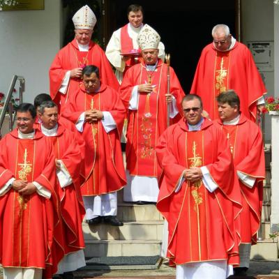 7 iulie: Bacău "Fericitul Ieremia": Administrarea sacramentului Mirului