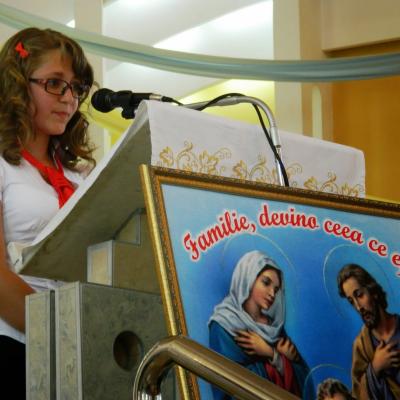 7 iulie: Bacău "Fericitul Ieremia": Administrarea sacramentului Mirului
