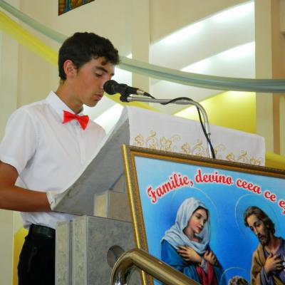 7 iulie: Bacău "Fericitul Ieremia": Administrarea sacramentului Mirului