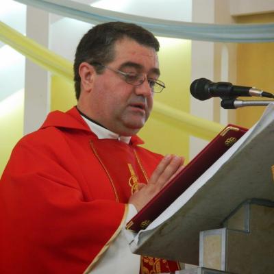 7 iulie: Bacău "Fericitul Ieremia": Administrarea sacramentului Mirului