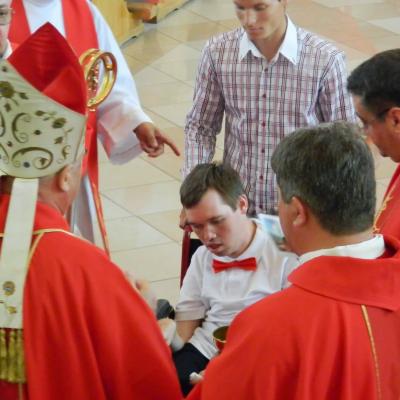 7 iulie: Bacău "Fericitul Ieremia": Administrarea sacramentului Mirului