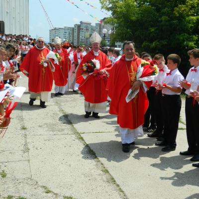 7 iulie: Bacău "Fericitul Ieremia": Administrarea sacramentului Mirului