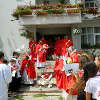 7 iulie: Bacău "Fericitul Ieremia": Administrarea sacramentului Mirului