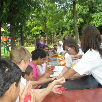7-12 iulie: Roman: "Pictează viaţa ta în culorile iubirii"