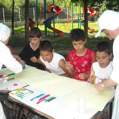 7-12 iulie: Roman: "Pictează viaţa ta în culorile iubirii"
