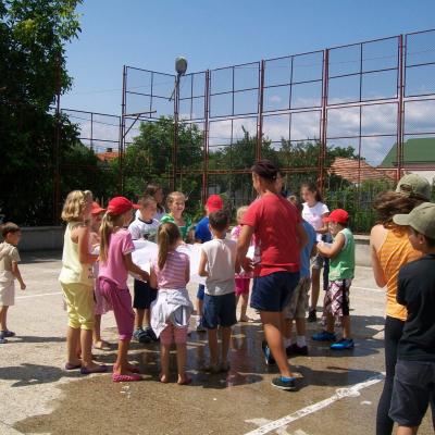 8-13 iulie: Oneşti: Campus "Secretul adevăratei fericiri"