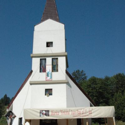 10-12 iulie: Poiana Micului: Campus pentru adolescenţi din Parohia Iaşi "Sfânta Tereza"