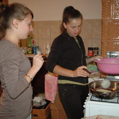 10-12 iulie: Poiana Micului: Campus pentru adolescenţi din Parohia Iaşi "Sfânta Tereza"