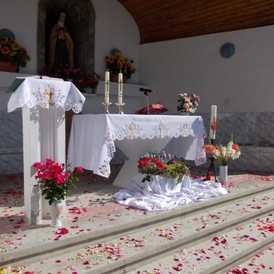 14 iulie: Schineni: Prima Sfântă Împărtăşanie