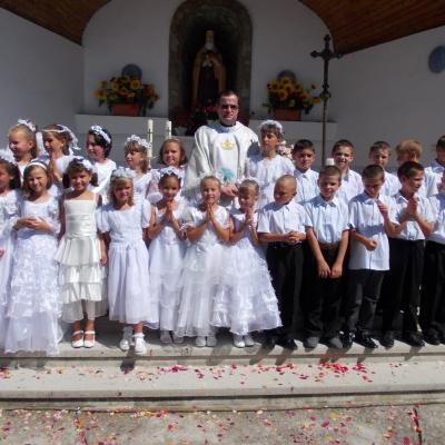 14 iulie: Schineni: Prima Sfântă Împărtăşanie