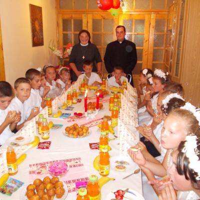 14 iulie: Schineni: Prima Sfântă Împărtăşanie