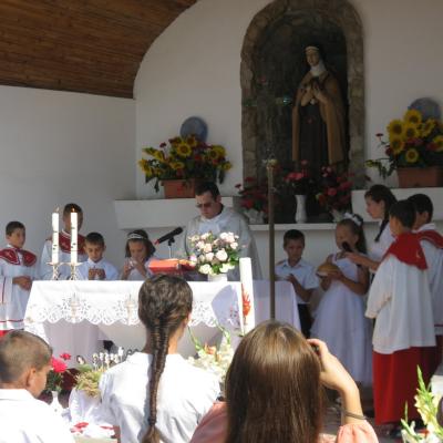 14 iulie: Schineni: Prima Sfântă Împărtăşanie