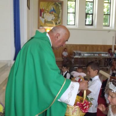 14 iulie: Bijghir: Prima Sfântă Împărtăşanie