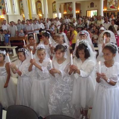 14 iulie: Bijghir: Prima Sfântă Împărtăşanie
