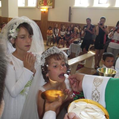 14 iulie: Bijghir: Prima Sfântă Împărtăşanie