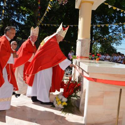 21 iulie: Iugani: Inaugurarea grotei şi administrarea Mirului