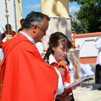 21 iulie: Iugani: Inaugurarea grotei şi administrarea Mirului
