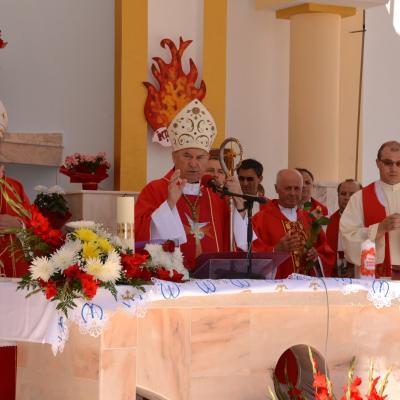 21 iulie: Iugani: Inaugurarea grotei şi administrarea Mirului
