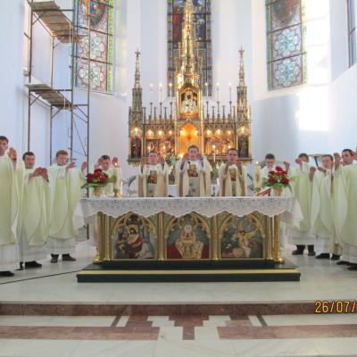 26 iulie: Cacica: Liturghia de mulţumire a preoţilor nou-sfinţiţi
