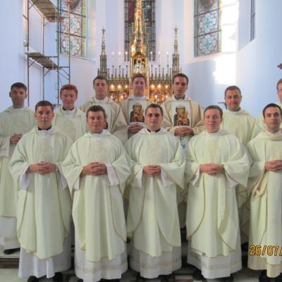 26 iulie: Cacica: Liturghia de mulţumire a preoţilor nou-sfinţiţi
