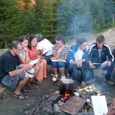 29 iulie - 5 august: Bacău: Campus itinerant în munţi