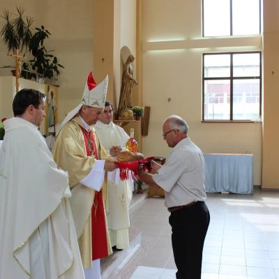31 iulie: Roman ("Isus, Bunul Păstor"): Înmânarea numirilor preoţilor nou-sfinţiţi