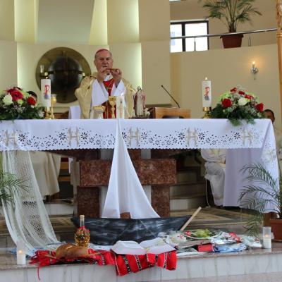 31 iulie: Roman ("Isus, Bunul Păstor"): Înmânarea numirilor preoţilor nou-sfinţiţi