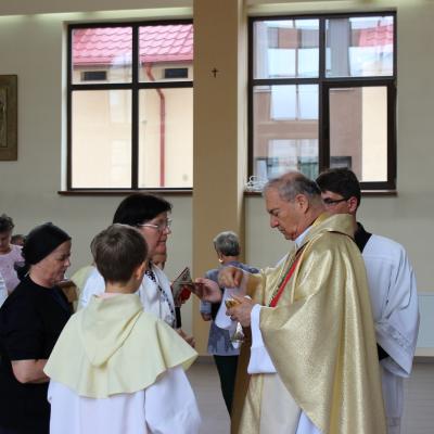 31 iulie: Roman ("Isus, Bunul Păstor"): Înmânarea numirilor preoţilor nou-sfinţiţi
