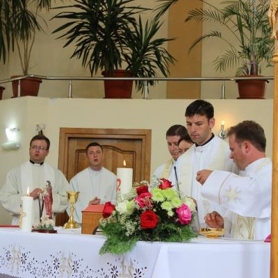 31 iulie: Roman ("Isus, Bunul Păstor"): Înmânarea numirilor preoţilor nou-sfinţiţi
