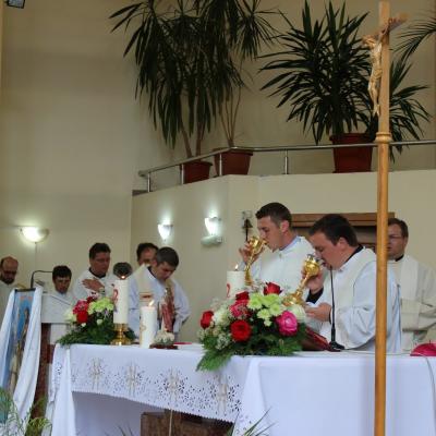 31 iulie: Roman ("Isus, Bunul Păstor"): Înmânarea numirilor preoţilor nou-sfinţiţi