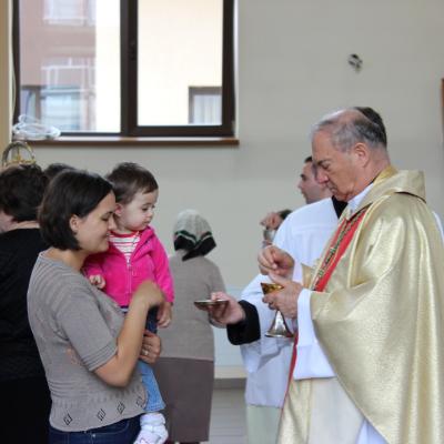 31 iulie: Roman ("Isus, Bunul Păstor"): Înmânarea numirilor preoţilor nou-sfinţiţi