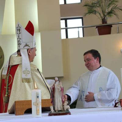 31 iulie: Roman ("Isus, Bunul Păstor"): Înmânarea numirilor preoţilor nou-sfinţiţi