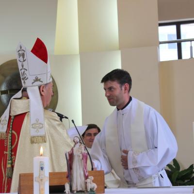 31 iulie: Roman ("Isus, Bunul Păstor"): Înmânarea numirilor preoţilor nou-sfinţiţi