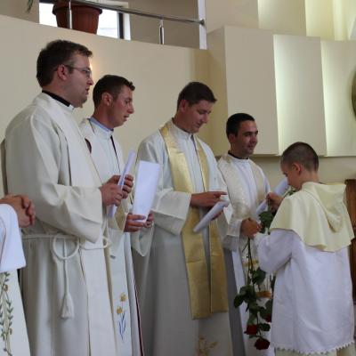 31 iulie: Roman ("Isus, Bunul Păstor"): Înmânarea numirilor preoţilor nou-sfinţiţi