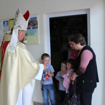 31 iulie: Roman ("Isus, Bunul Păstor"): Înmânarea numirilor preoţilor nou-sfinţiţi