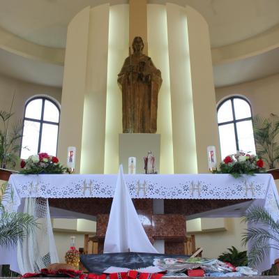 31 iulie: Roman ("Isus, Bunul Păstor"): Înmânarea numirilor preoţilor nou-sfinţiţi