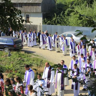 2 august: Luizi-Călugăra: In memoriam pr. Petru Avădăni şi fr. Petrică Sascău