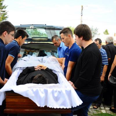 2 august: Luizi-Călugăra: In memoriam pr. Petru Avădăni şi fr. Petrică Sascău