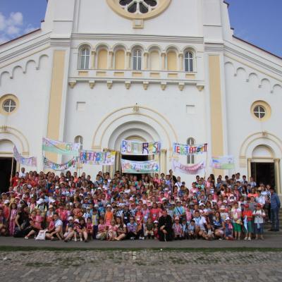6-10 august: Luizi-Călugăra: Campus pentru copii "Credinţa, izvor de viaţă, de pace şi de bucurie"