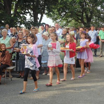 11 august: Bijghir şi Buhoci: Inaugurarea şi sfinţirea a două lăcaşuri importante