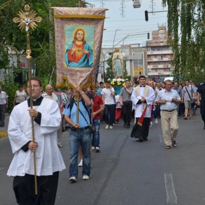 14 august: Bacău: În procesiune la Baraţi: "S-a meritat să fiu acolo"