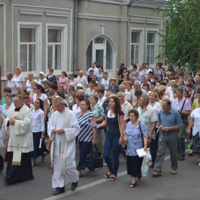 14 august: Bacău: În procesiune la Baraţi: "S-a meritat să fiu acolo"