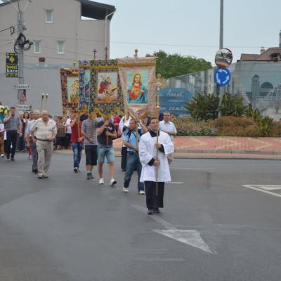14 august: Bacău: În procesiune la Baraţi: "S-a meritat să fiu acolo"