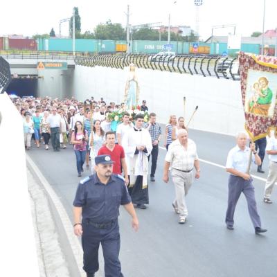 14 august: Bacău: În procesiune la Baraţi: "S-a meritat să fiu acolo"