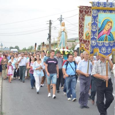 14 august: Bacău: În procesiune la Baraţi: "S-a meritat să fiu acolo"