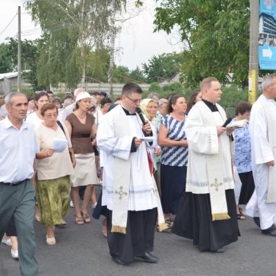 14 august: Bacău: În procesiune la Baraţi: "S-a meritat să fiu acolo"
